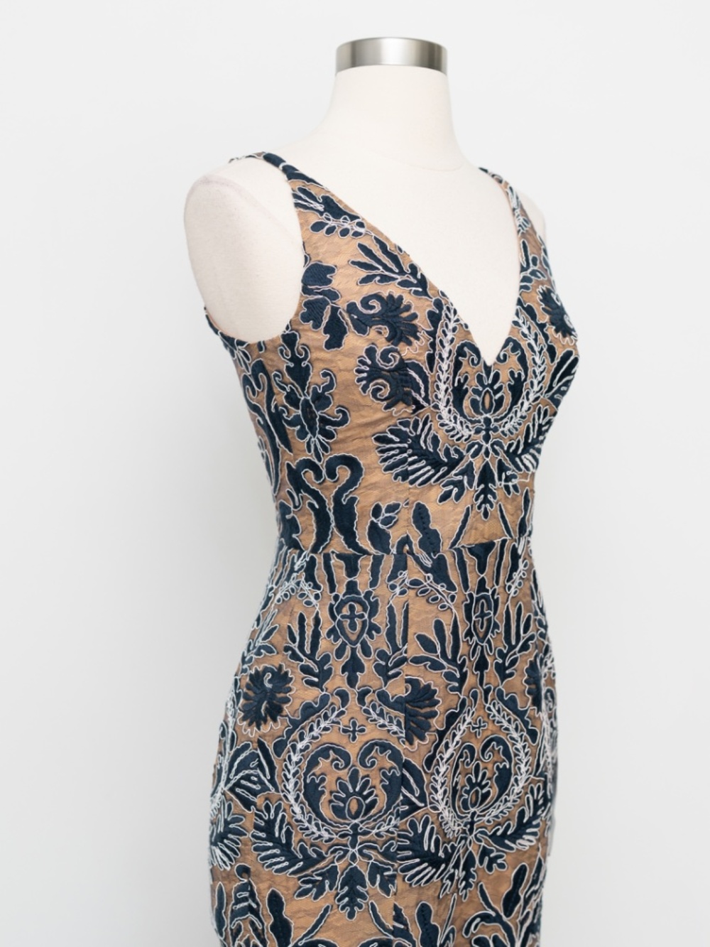 Dress the Population - Isabelle Midi Dress - Picture 8 of 12